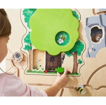the-forest-wall-activity-toy-935073_550x